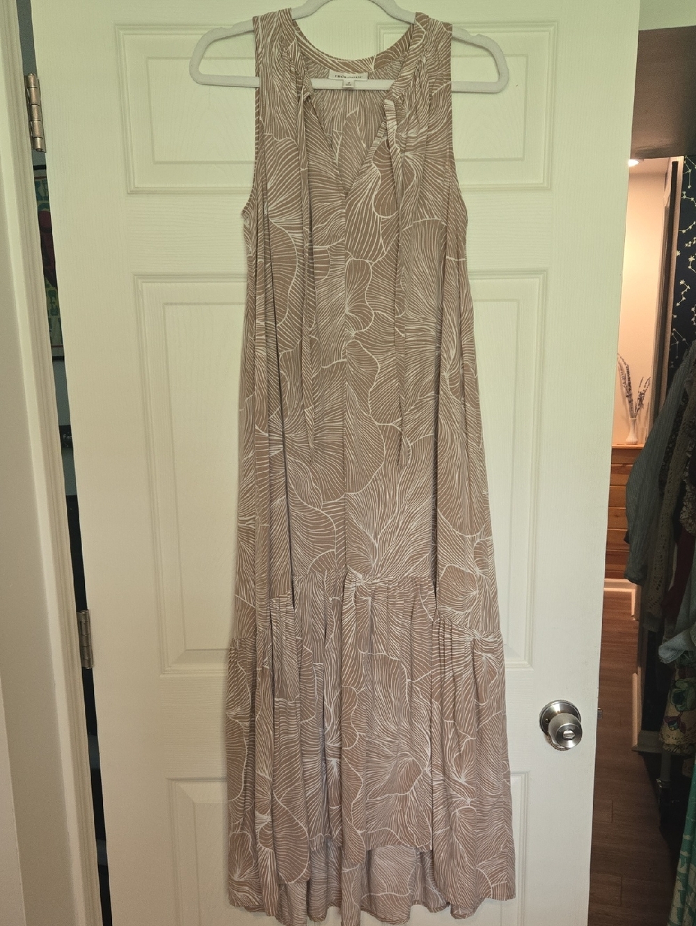Prologue Beige and White Leaf-Print Sleeveless Maxi Dress Hi Low Hem